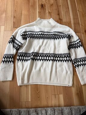 Knit Sweater - Classic Pattern